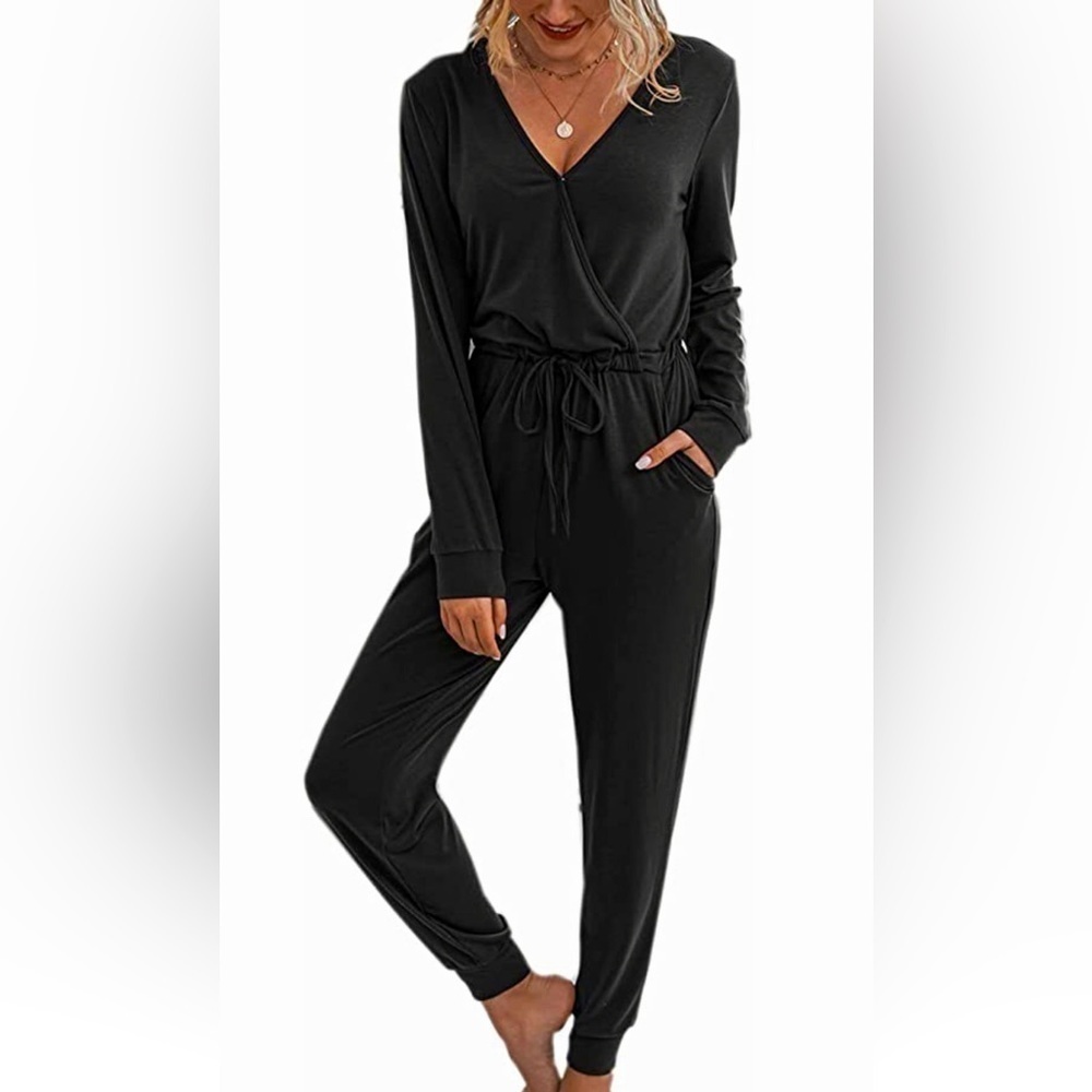 Chaser Black Long Sleeved Jumpsuit Size Small in EUC